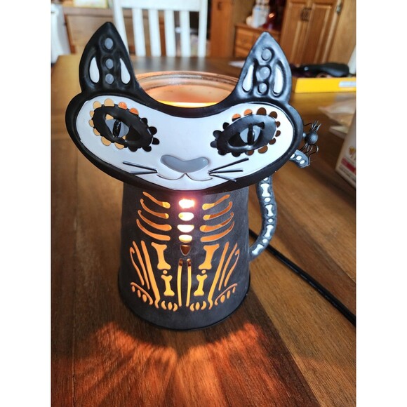 Scentsy Very Superstitious Black Cat Skeleton Wax Melt Warmer Goth Spooky - Picture 2 of 11